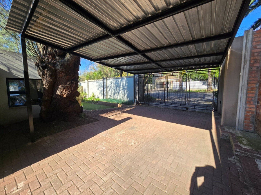 6 Bedroom Property for Sale in Waverley Free State